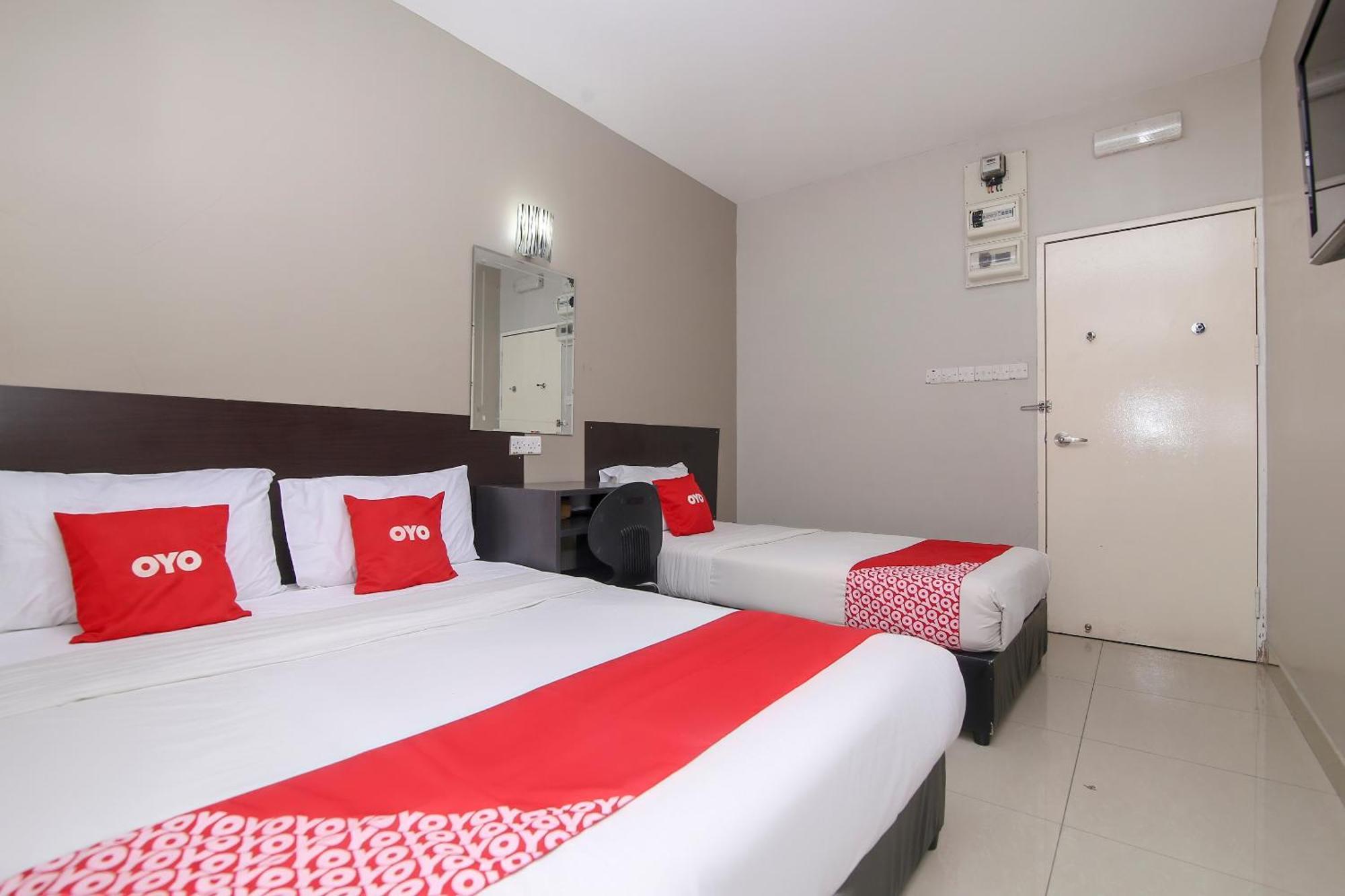 Nice Stay Three Six Five Services Кучинг Экстерьер фото